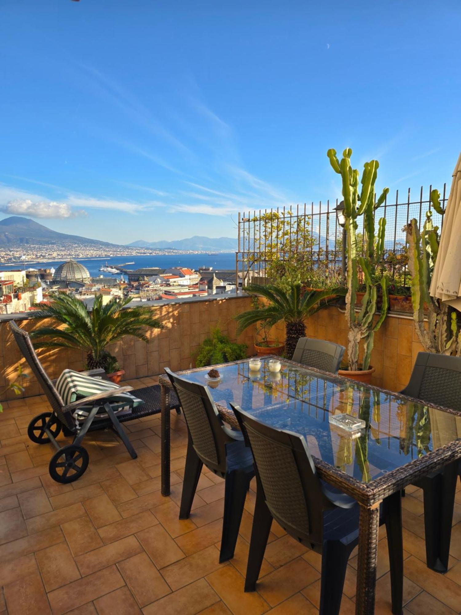 Smile At Vesuvio Apartment เนเปิลส์ ภายนอก รูปภาพ